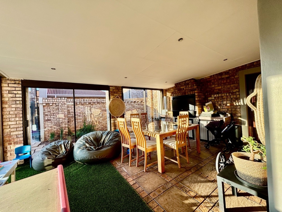 4 Bedroom Property for Sale in Mooivallei Park North West